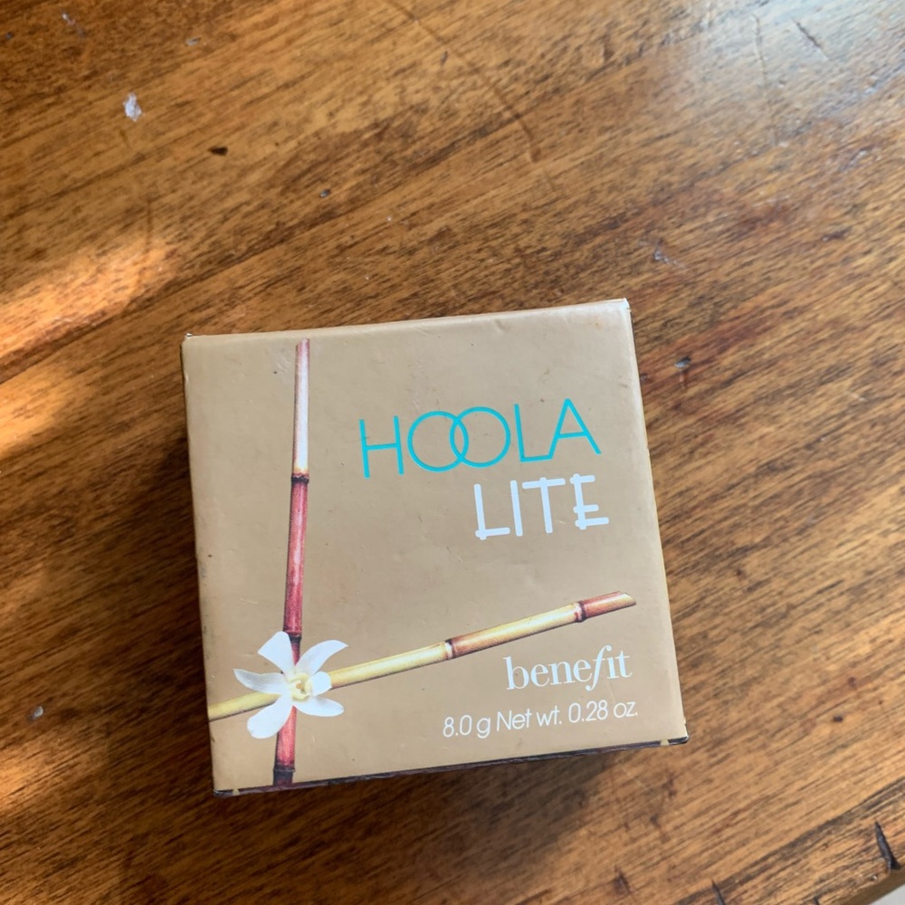 Benefit Hoola Lite Bronzing Powder